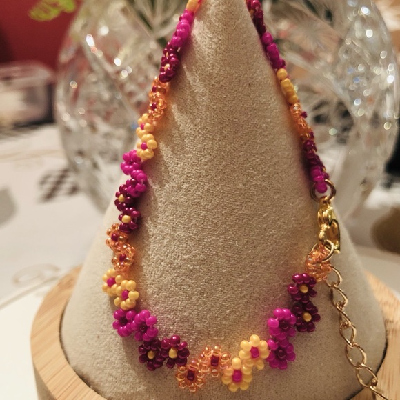 Fall Daisy Mum Bracelet Pink Maroon Flowers Gold Heart fashion minimalist NEW - Picture 2 of 6